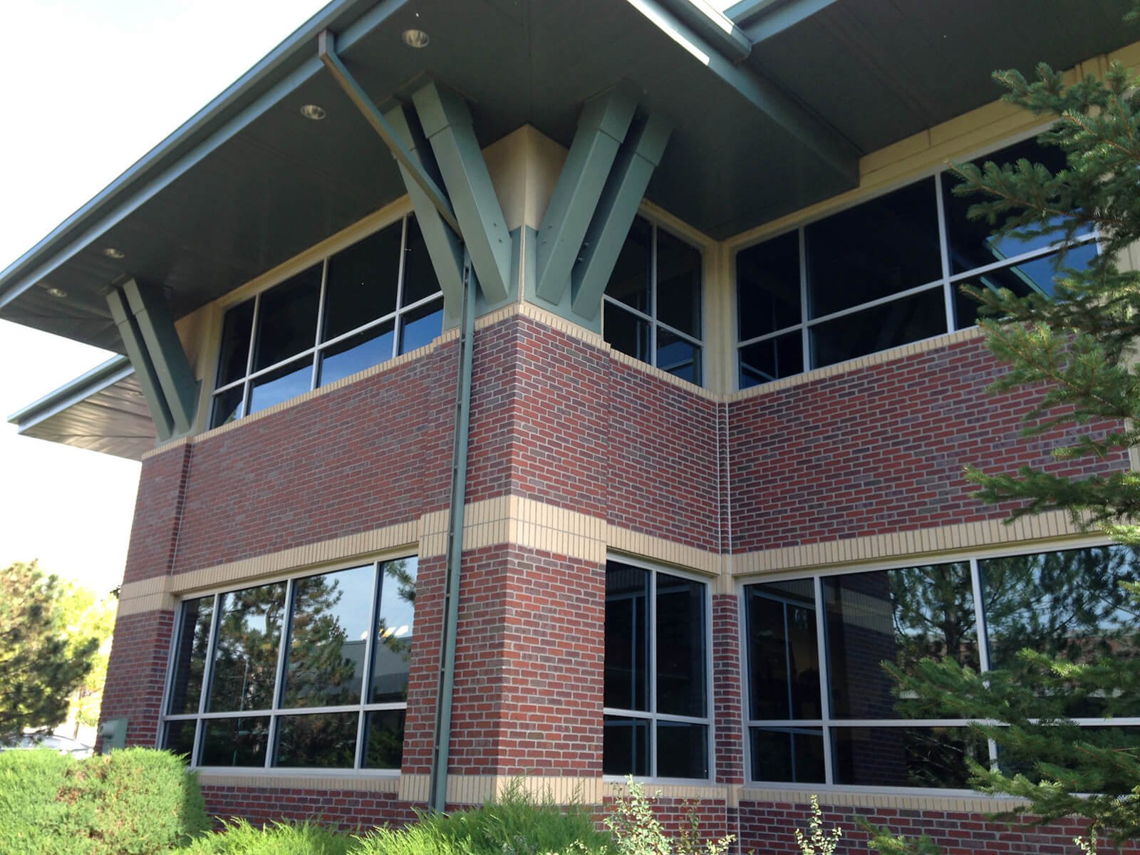 Commercial Window Washing 01